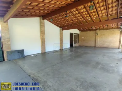 Conjunto Comercial / Sala para alugar, 300m² no Centro, Holambra
