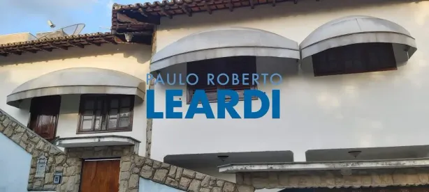 Sobrado com 3 Quartos à venda, 280m² no Vila Pasti, Louveira