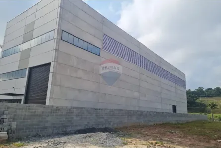 Galpão / Depósito / Armazém para alugar, 930m² no Portão, Arujá
