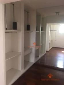Sobrado com 4 Quartos para alugar, 720m² no Condomínio Refúgio dos Pinheiros, Itapevi