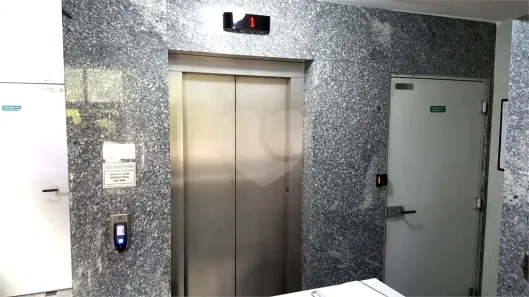 Prédio Inteiro para alugar, 800m² no Vila Suzana, São Paulo