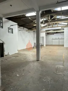 Casa Comercial para venda ou aluguel, 600m² no Jardim São Vicente, Embu das Artes