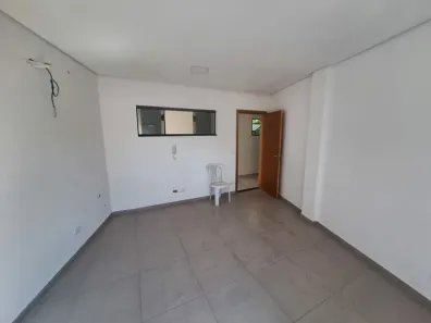 Casa Comercial para alugar, 35m² no Vila Santa Luzia, Taboão da Serra