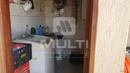 Loja / Salão / Ponto Comercial com 3 Quartos à venda, 200m² no Nova Uberlândia, Uberlândia