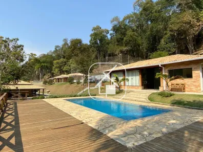Fazenda / Sítio / Chácara com 8 Quartos à venda, 875m² no Itaoca, Guararema