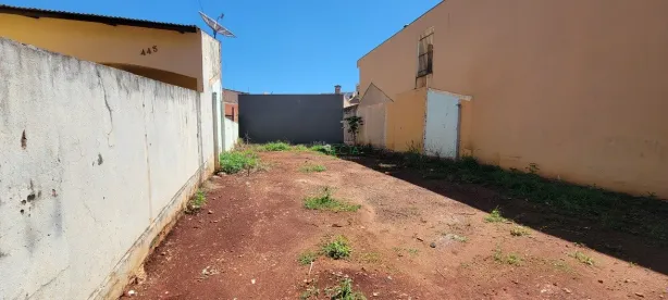 Terreno / Lote / Condomínio à venda, 240m² no Centro, Ibiporã