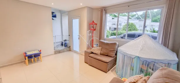 Casa de Condomínio com 3 Quartos para alugar, 160m² no Jardim Rebelato, Cotia