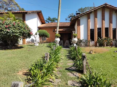 Fazenda / Sítio / Chácara com 4 Quartos para alugar, 1955m² no Curral, Ibiúna