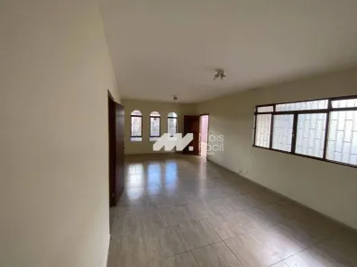 Casa com 3 Quartos para alugar, 110m² no Jardim Monte Carlo, Maringá