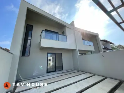 Sobrado com 3 Quartos à venda, 108m² no Itacolomi, Balneário Piçarras