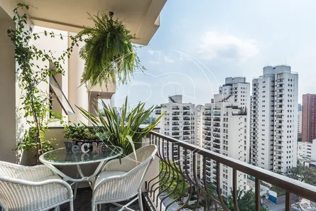 Apartamento com 4 Quartos para venda ou aluguel, 125m² no Moema, São Paulo