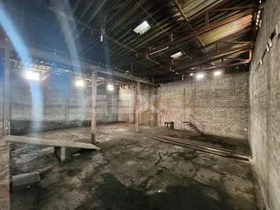 Galpão / Depósito / Armazém com 1 Quarto à venda, 800m² no Santo Antônio, Divinópolis