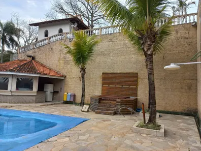 Fazenda / Sítio / Chácara com 5 Quartos à venda, 600m² no , Mairinque