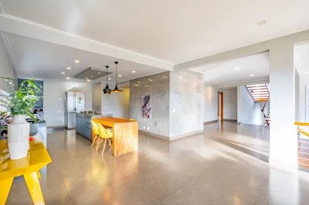 Casa de Condomínio com 3 Quartos à venda, 254m² no Nogueira, Petrópolis