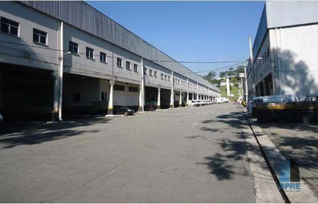 Galpão / Depósito / Armazém para alugar, 2596m² no Jardim Itaquiti, Barueri