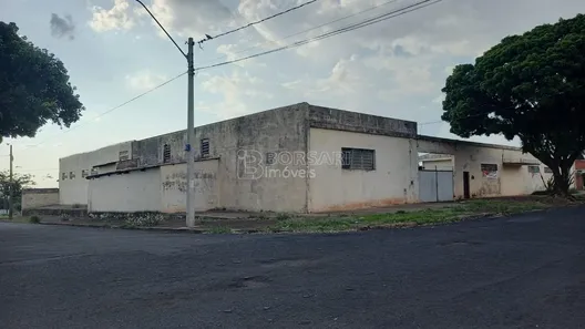 Galpão / Depósito / Armazém para venda ou aluguel, 513m² no Jardim Universal, Araraquara
