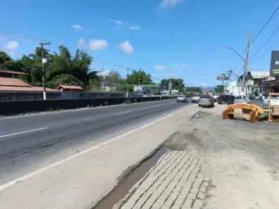 Galpão / Depósito / Armazém para alugar, 300m² no São José do Imbassaí, Maricá