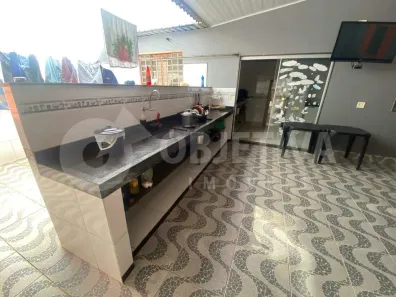 Galpão / Depósito / Armazém com 1 Quarto à venda, 230m² no Jardim Europa, Uberlândia