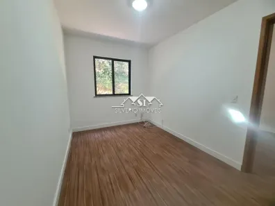 Apartamento com 2 Quartos à venda, 61m² no Samambaia, Petrópolis
