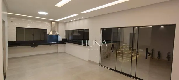 Sobrado com 3 Quartos à venda, 206m² no Setor Sol Dourado, Trindade