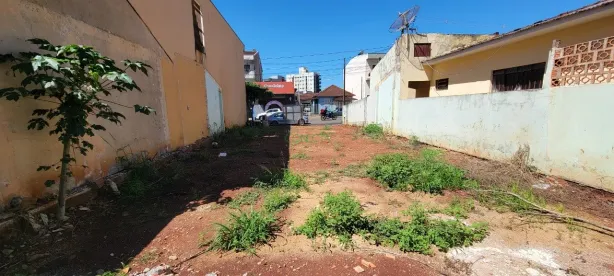 Terreno / Lote / Condomínio à venda, 240m² no Centro, Ibiporã