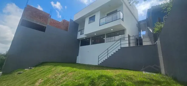 Casa com 3 Quartos à venda, 250m² no São Pedro, Juiz de Fora
