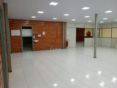 Conjunto Comercial / Sala com 3 Quartos para alugar, 340m² no Do Salto, Blumenau