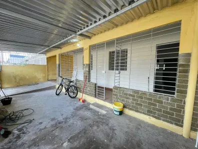 Casa com 2 Quartos para alugar, 250m² no Areias, Recife