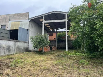 Galpão / Depósito / Armazém à venda, 180m² no Costeira, São José dos Pinhais
