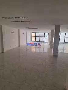 Prédio Inteiro para alugar, 180m² no Jereissati I, Maracanaú