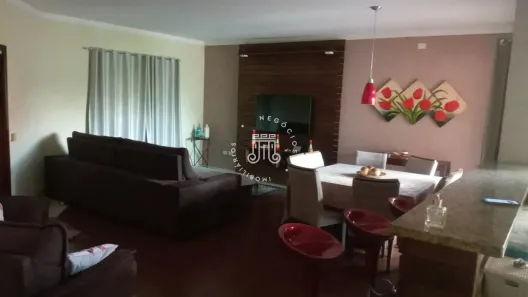 Fazenda / Sítio / Chácara com 3 Quartos à venda, 225m² no Monterrey, Louveira