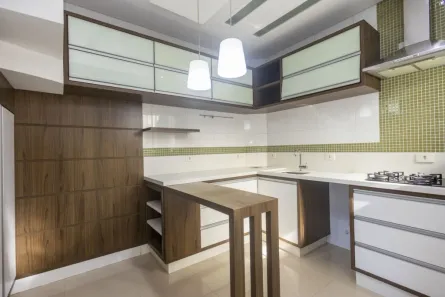 Sobrado com 3 Quartos para alugar, 104m² no Uberaba, Curitiba