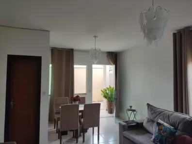 Sobrado com 3 Quartos à venda, 113m² no Alvorada, Sete Lagoas