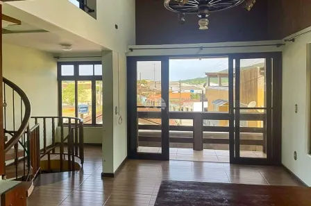 Sobrado com 4 Quartos à venda, 225m² no Antonina, Antonina