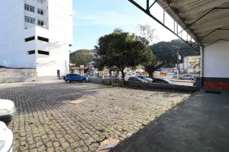Galpão / Depósito / Armazém para alugar, 200m² no Várzea, Teresópolis