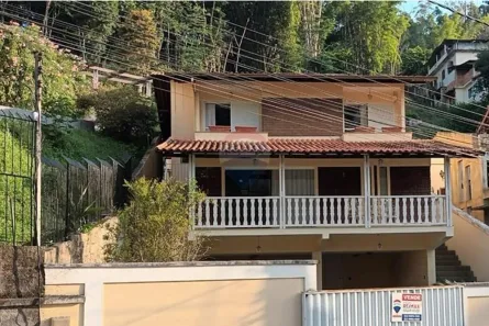 Casa com 4 Quartos à venda, 240m² no Centro, Bom Jardim
