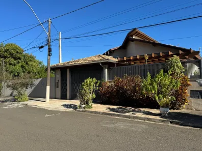 Casa com 3 Quartos à venda, 242m² no Centro, Águas de São Pedro