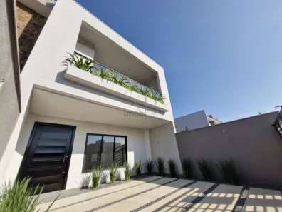 Sobrado com 3 Quartos à venda, 132m² no Itacolomi, Balneário Piçarras
