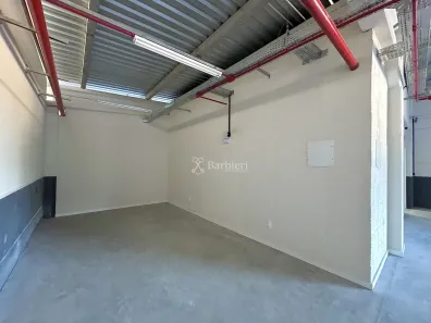 Conjunto Comercial / Sala para alugar, 300m² no Do Salto, Blumenau