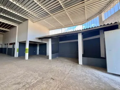 Galpão / Depósito / Armazém com 3 Quartos para alugar, 300m² no Botafogo, Macaé