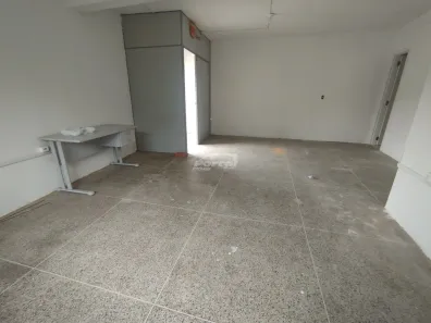 Conjunto Comercial / Sala para alugar, 28m² no Água Verde, Blumenau