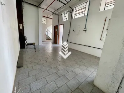 Prédio Inteiro para alugar, 650m² no Catarcione, Nova Friburgo