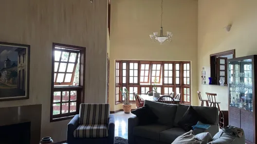 Casa de Condomínio com 3 Quartos para venda ou aluguel, 300m² no Caraguatá, Mairiporã