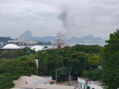 Apartamento com 2 Quartos para alugar, 60m² no Ponta D'Areia, Niterói