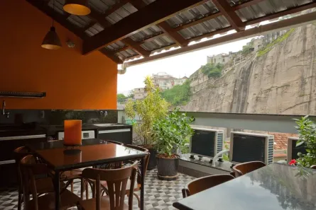 Hotel / Motel / Pousada com 6 Quartos à venda, 148m² no Catete, Rio de Janeiro