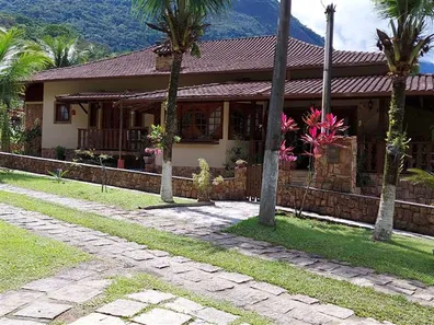 Casa de Condomínio com 4 Quartos à venda, 382m² no Limoeiro, Guapimirim