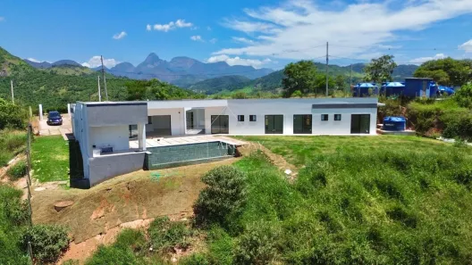 Casa de Condomínio com 4 Quartos à venda, 300m² no , Areal