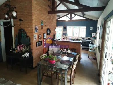 Fazenda / Sítio / Chácara com 3 Quartos à venda, 200m² no Curral, Ibiúna