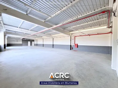 Galpão / Depósito / Armazém para alugar, 300m² no Do Salto, Blumenau