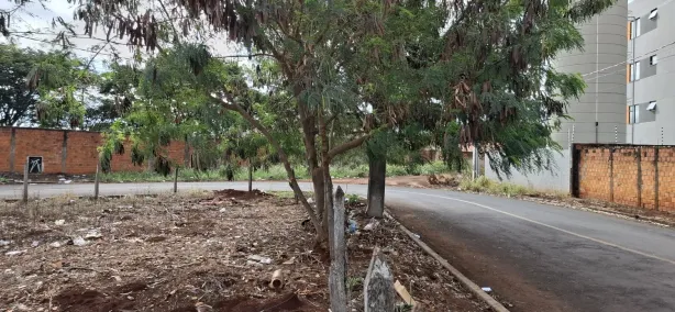 Terreno / Lote / Condomínio à venda, 351m² no Jardim Tomy, Londrina
